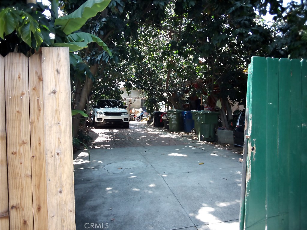 1127 N Commonwealth Avenue