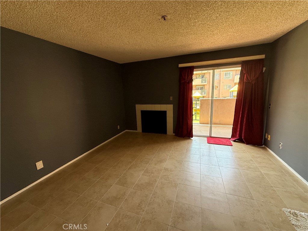 450 E 4th Street 207