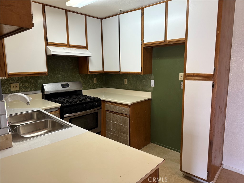450 E 4th Street 207