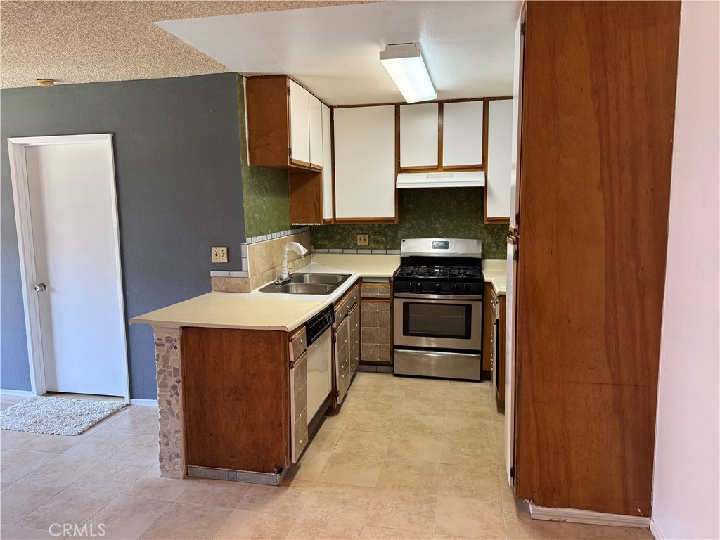 450 E 4th Street 207