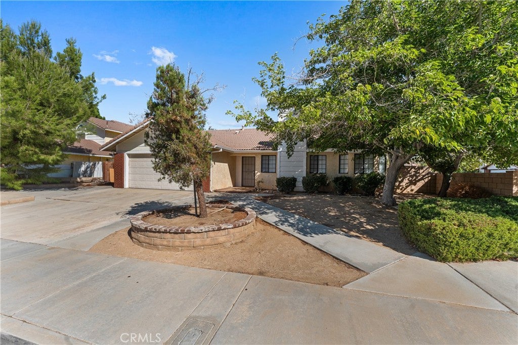 2427 Oakcrest