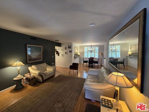 Photo of 14315 Riverside Drive #105, Sherman Oaks, CA 91423 (MLS # 25610871)