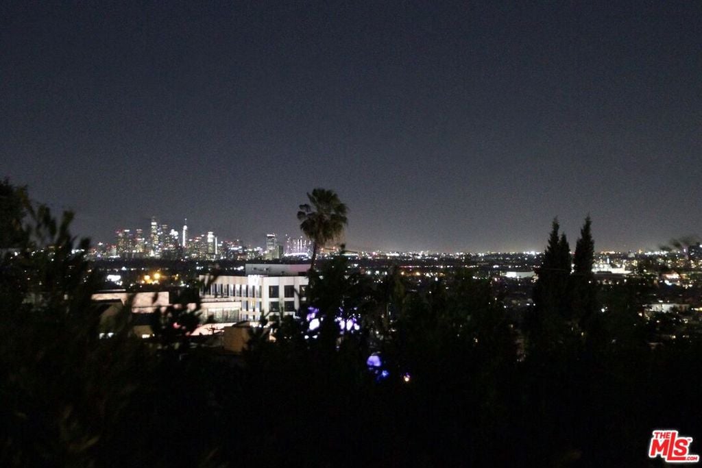 1215 Hilldale, Los Angeles CA 90069