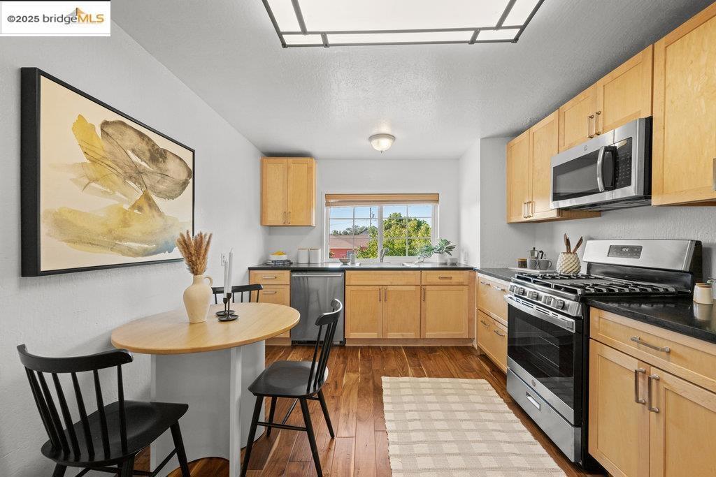 ELMHURST - Residential Income