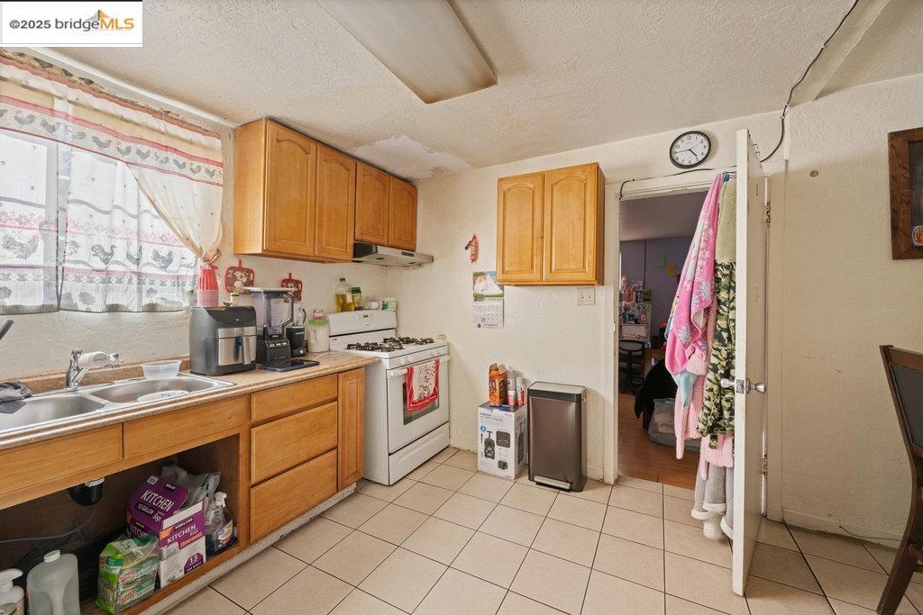 ELMHURST - Residential Income