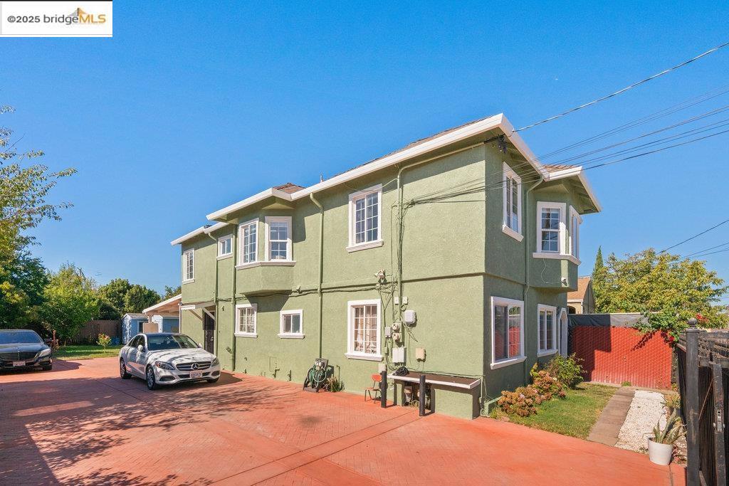 ELMHURST - Residential Income