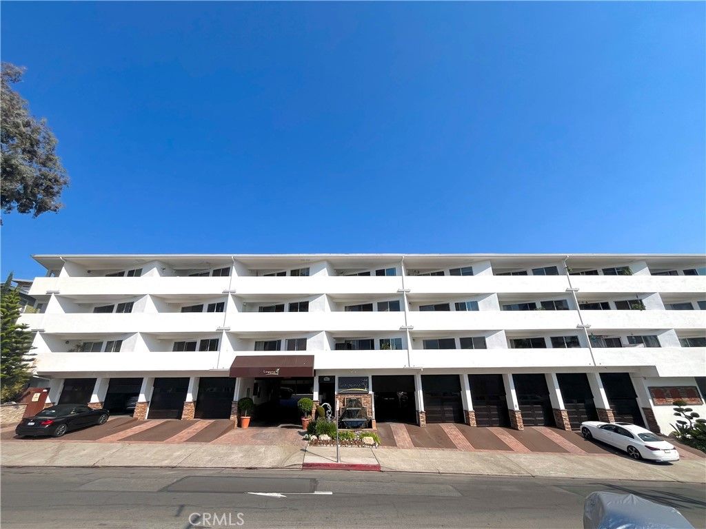 Photo of 100 Cliff Drive #5, Laguna Beach, CA 92651 (MLS # SR25166909)