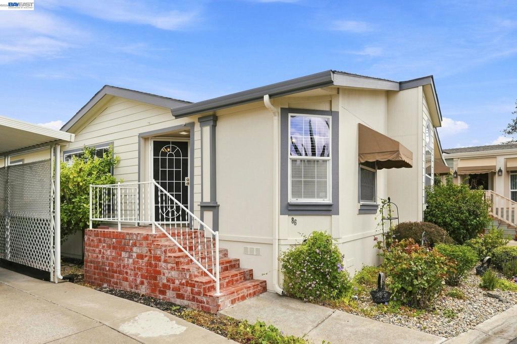 3263 Vineyard Ave., #86