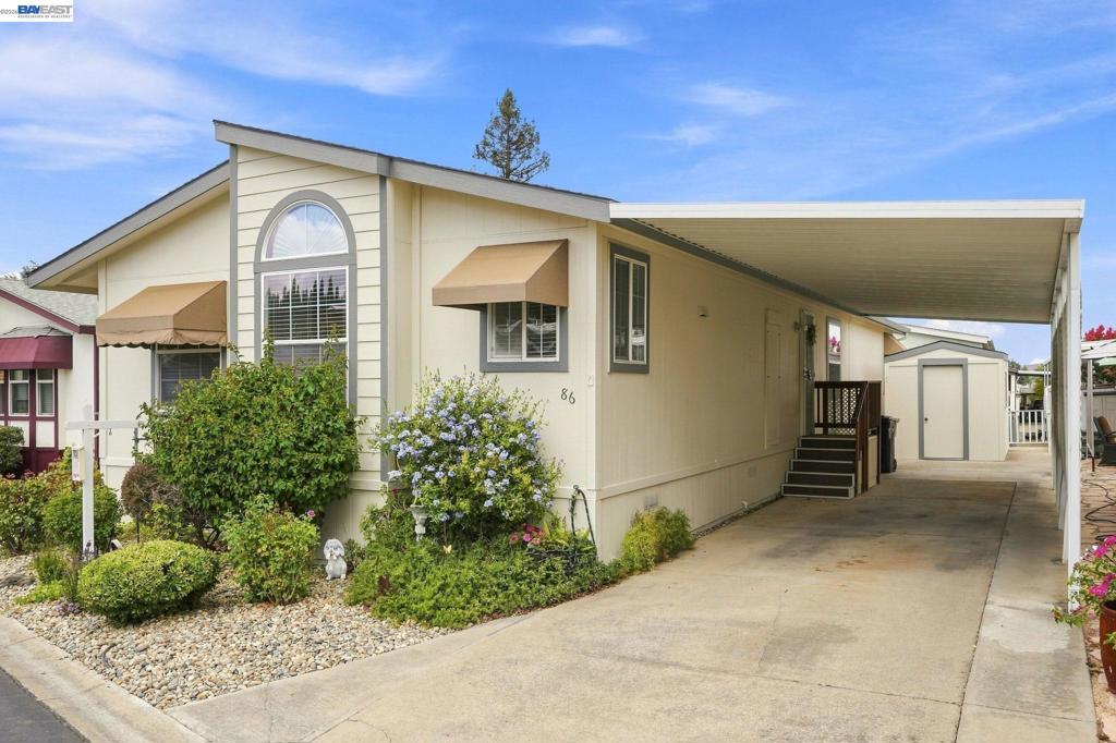 3263 Vineyard Ave., #86