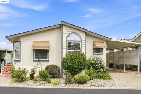Photo of 3263 Vineyard Ave., #86 AVE, Pleasanton, CA 94566 (MLS # 41147169)