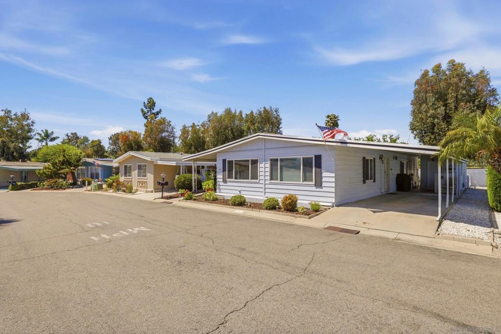 2250 N Broadway SPC 80