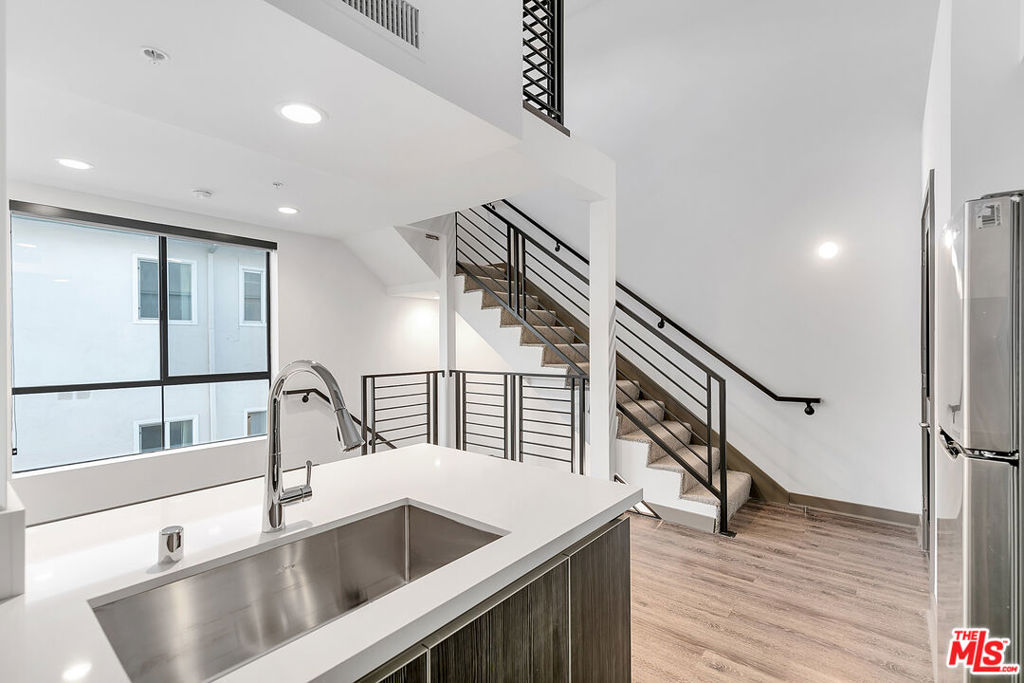 1223 N Edgemont Street