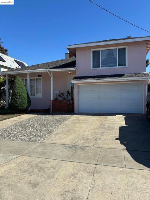 Photo of 444 28Th St St, Richmond, CA 94804 (MLS # 41113893)