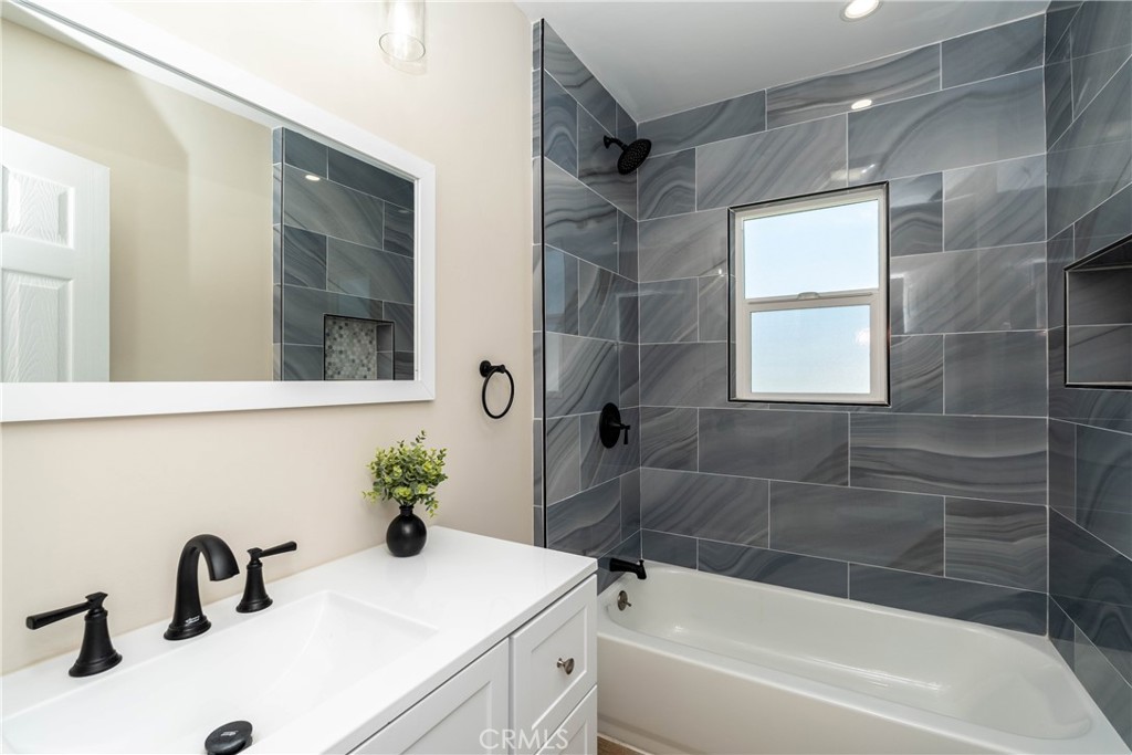 Artcraft Manor (AM) - Residential Lease