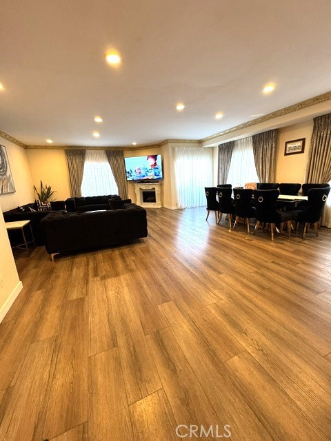 6828 Laurel Canyon