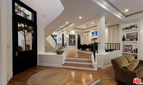 Photo of 123 Channel Pointe Mall, Marina Del Rey, CA 90292 (MLS # 26657701)