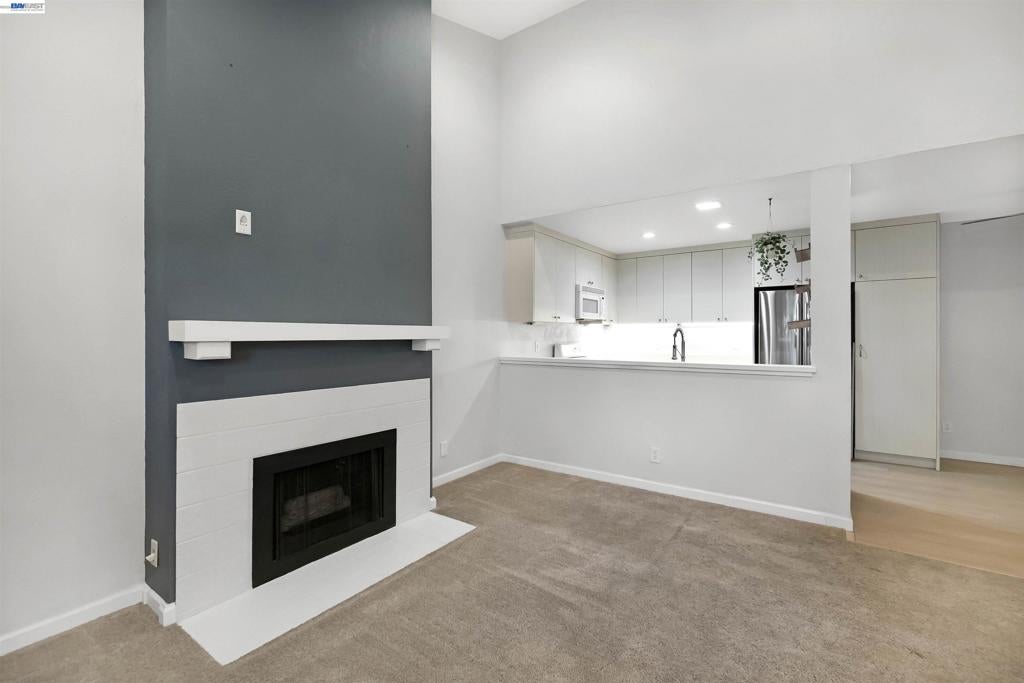 37168 Meadowbrook Cmn 304