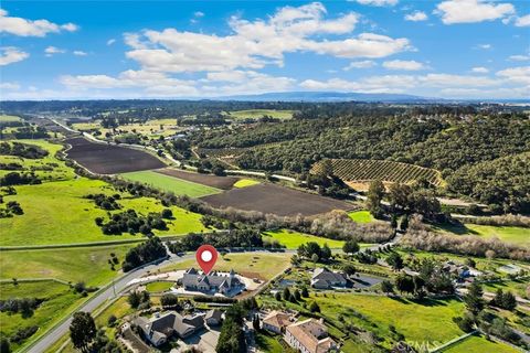 Tiny photo for 172 Falcon Crest Dr, Arroyo Grande, CA 93420 (MLS # SC26048469)