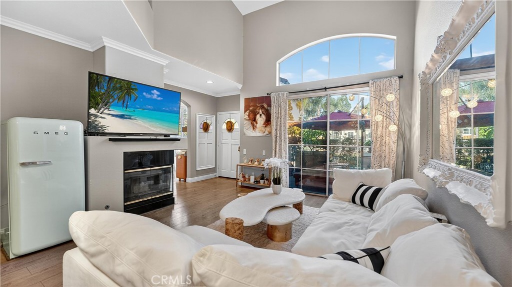 Applause (APP) - Residential