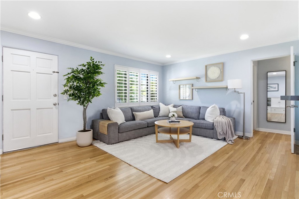 526 N Toluca Park Drive