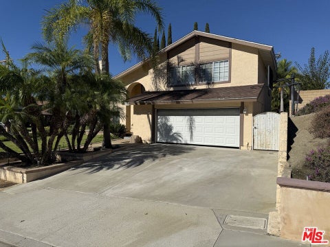 Photo of 910 S Peary Way, Anaheim, CA 92807 (MLS # 26102313)