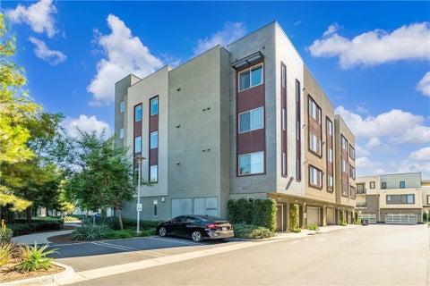 Photo of 127 Bowery, Irvine, CA 92612 (MLS # OC26211707)