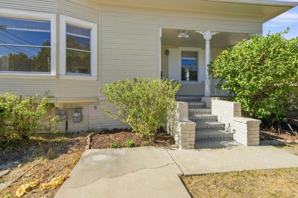 1289 Fremont Street