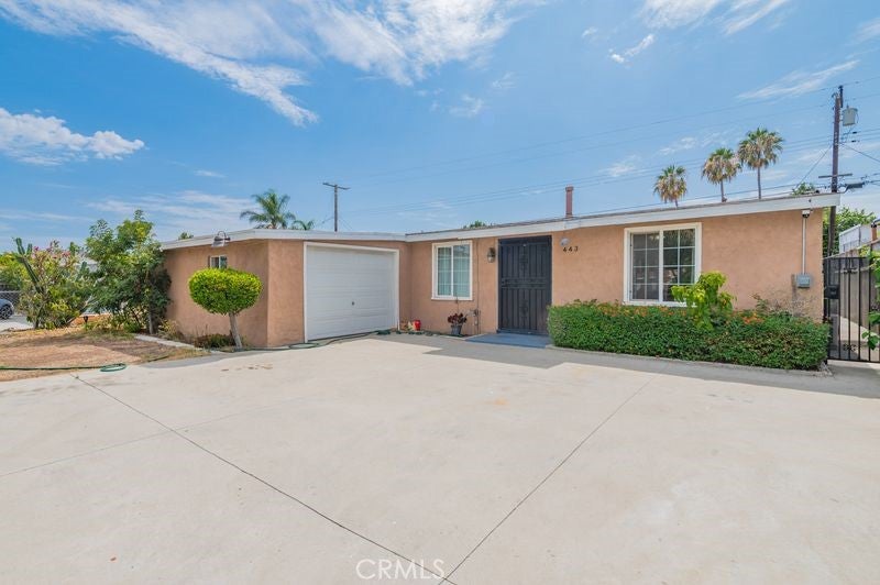 443 N Begonia