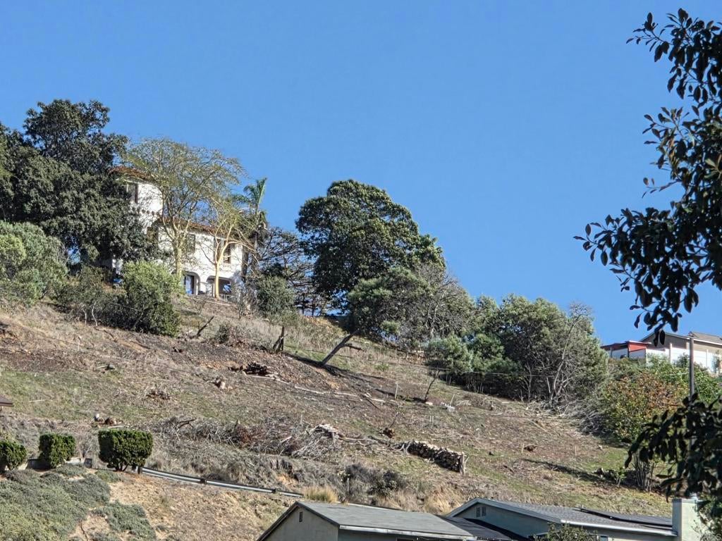 1 Weaver Street