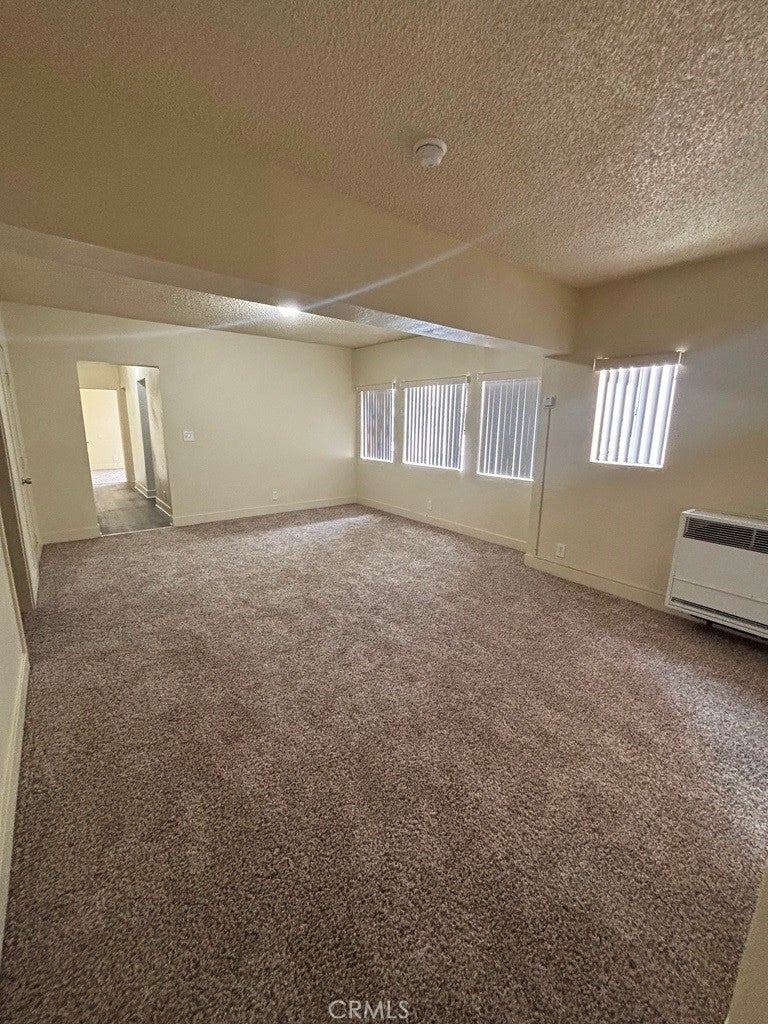 811 W 40th