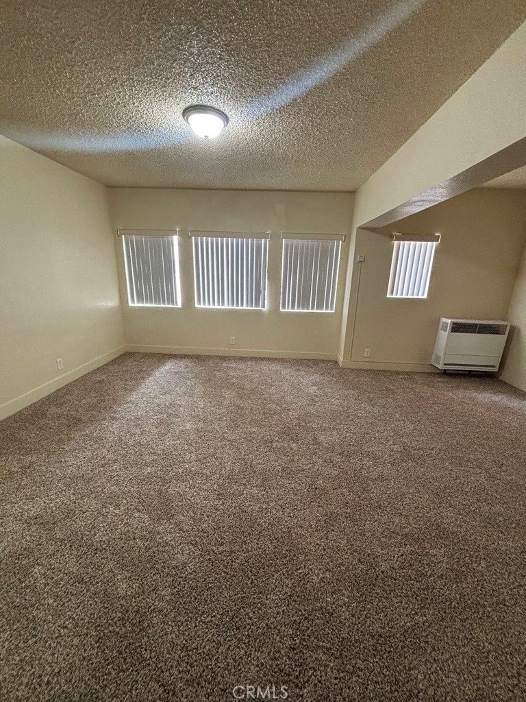 811 W 40th