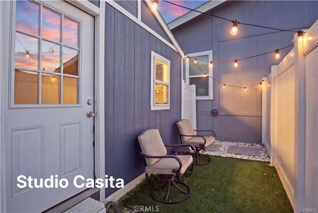 9584 Avenida Miravilla
