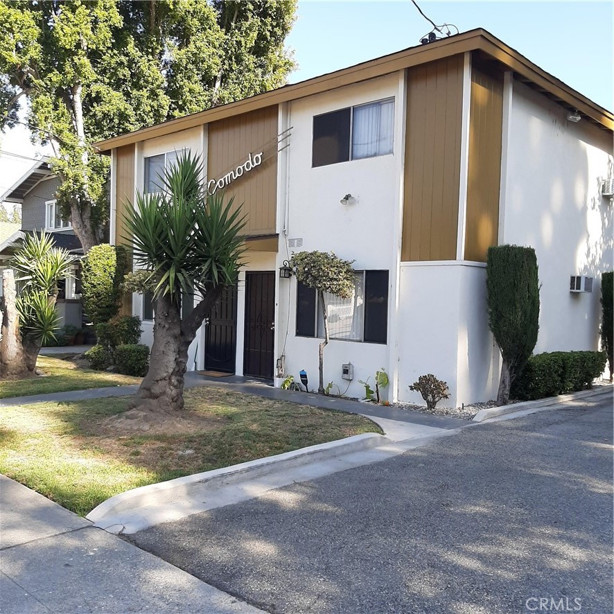 The property offers a very desirable mix of SIX 2Bdr units, each with 1 ½ baths. Units are individually metered for gas and electricity. Two of the units have been recently remodeled. The property also features SIX carport parking spaces and community laundry. Property is conveniently located to 210 and 710 freeways.