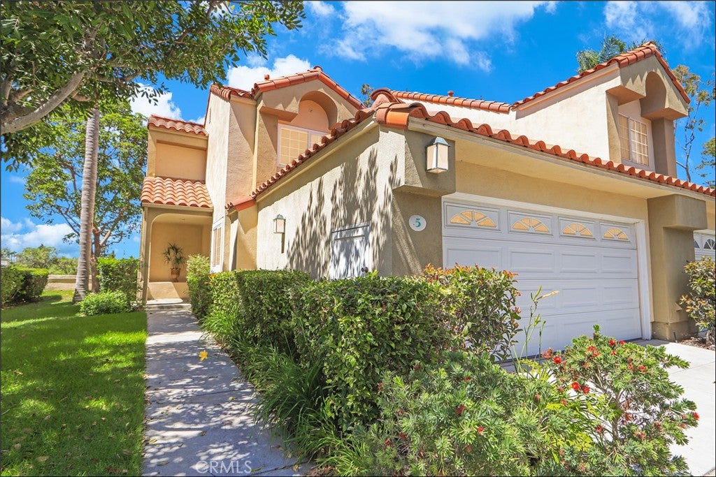 5 Niguel Pointe DR