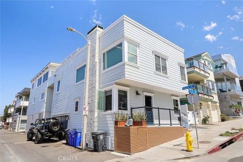 Photo of 113 21st St ST, Manhattan Beach, CA 90266 (MLS # SB26189706)
