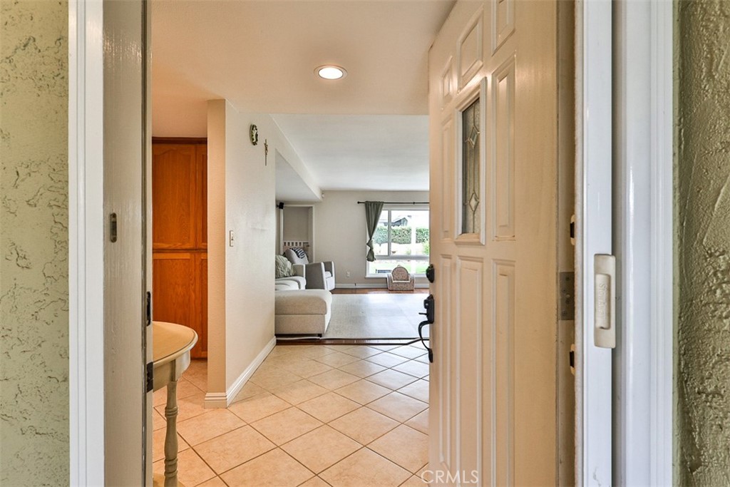 5017 E Holbrook