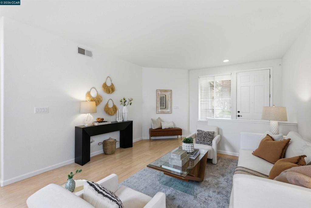 77 Casablanca Ct