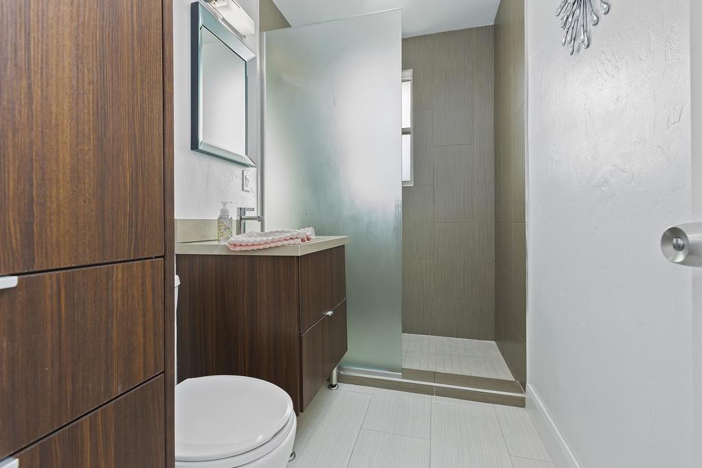 Movie Colony East - Residential