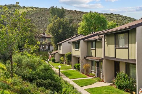 Photo of 8784 1/2 Wyngate St, Sunland, CA 91040 (MLS # SR26019691)