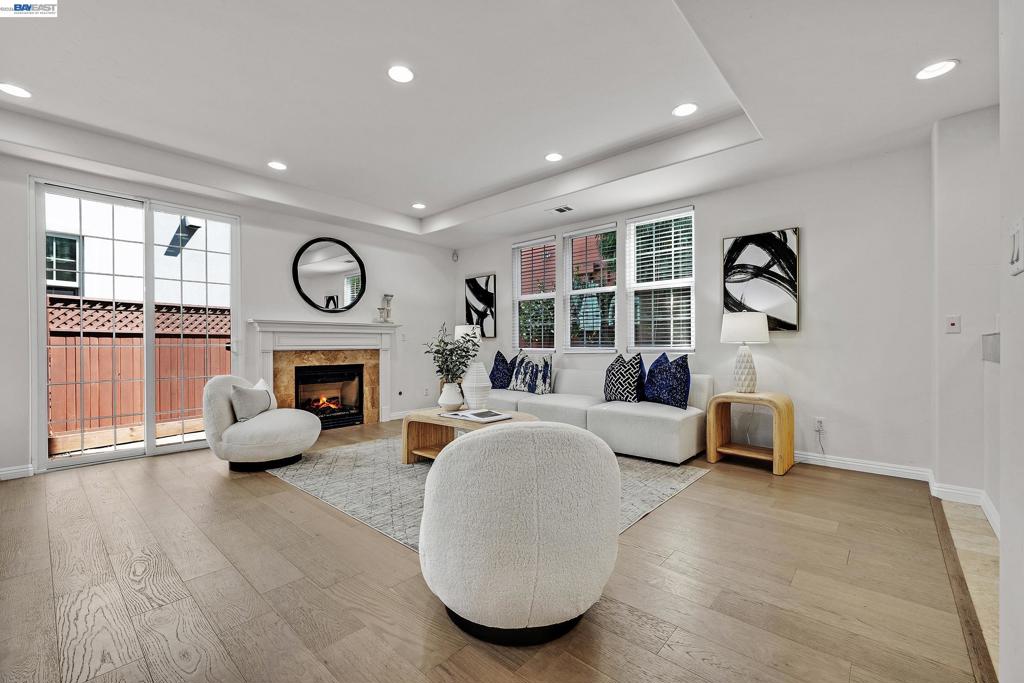 1015 Greenbrier Ct
