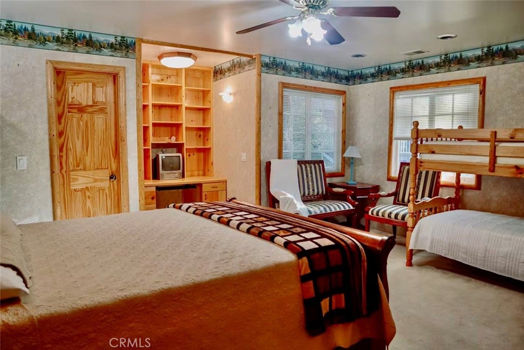 336 W Sherwood