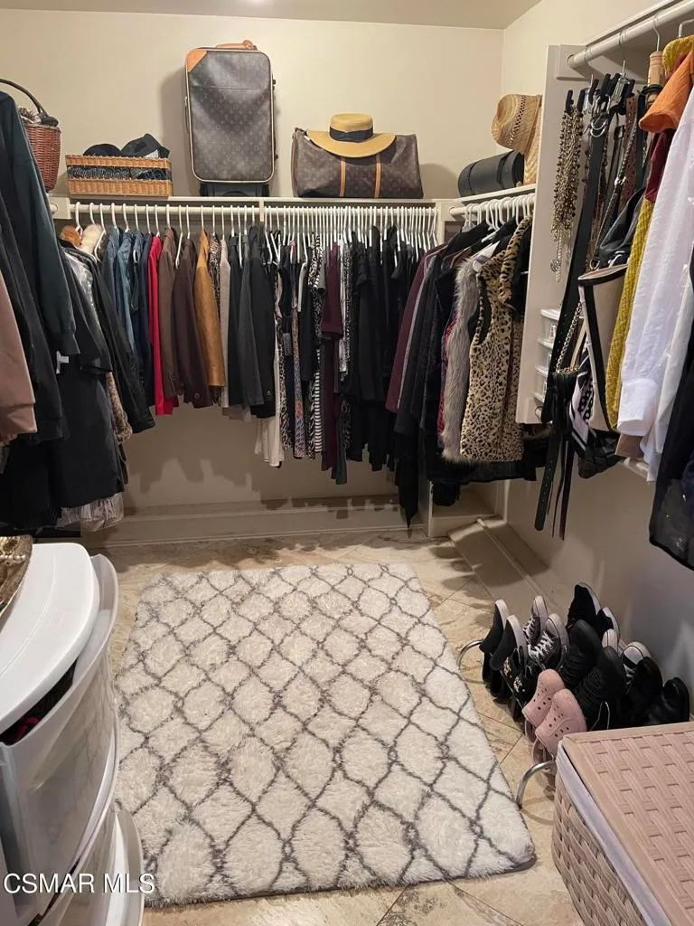 Ventura, California 93001, United States, 3 Bedrooms Bedrooms, ,3 BathroomsBathrooms,Residential,Active,57274