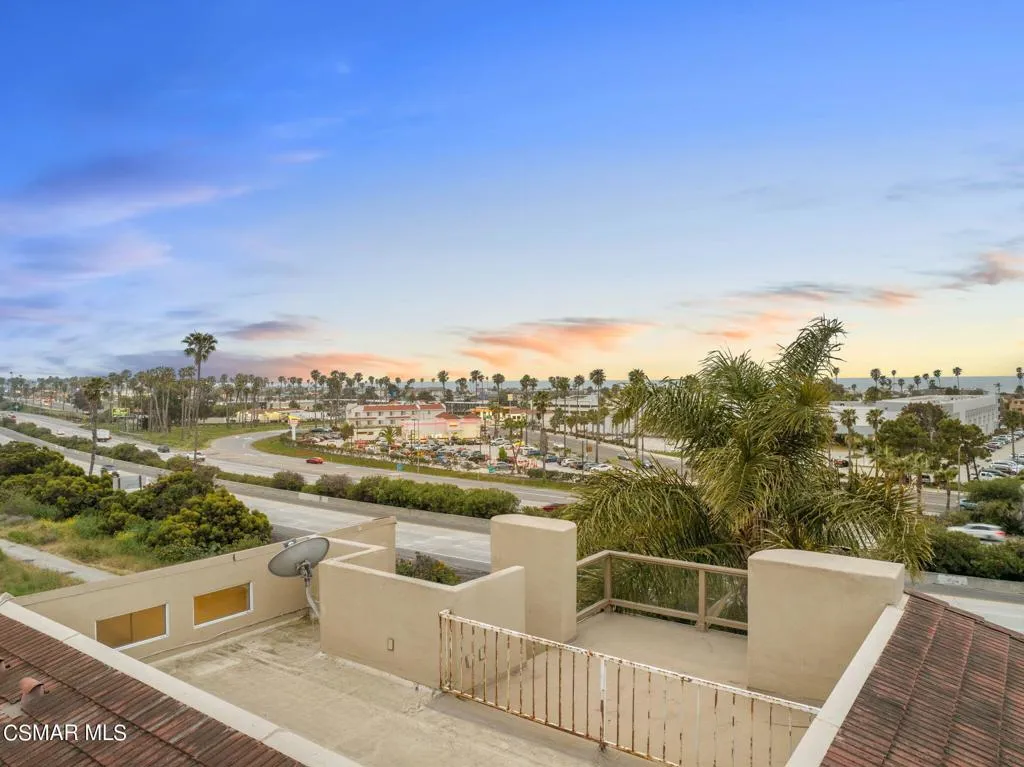 Ventura, California 93001, United States, 3 Bedrooms Bedrooms, ,3 BathroomsBathrooms,Residential,Active,57274