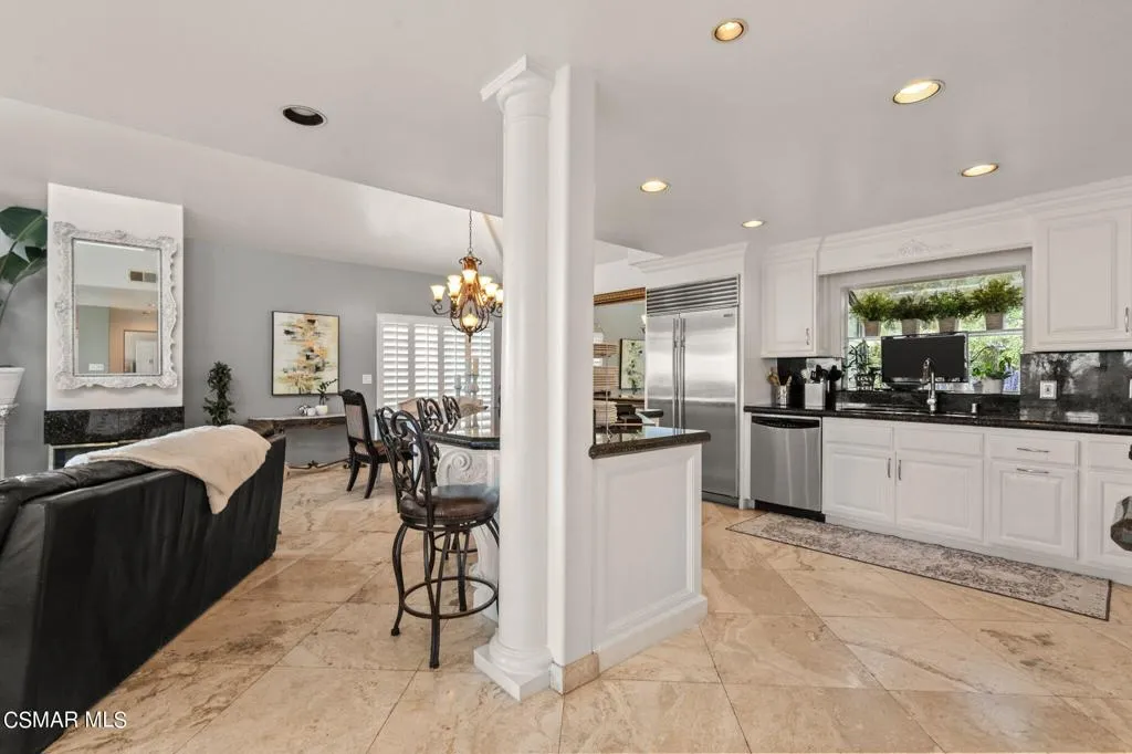 Ventura, California 93001, United States, 3 Bedrooms Bedrooms, ,3 BathroomsBathrooms,Residential,Active,57274