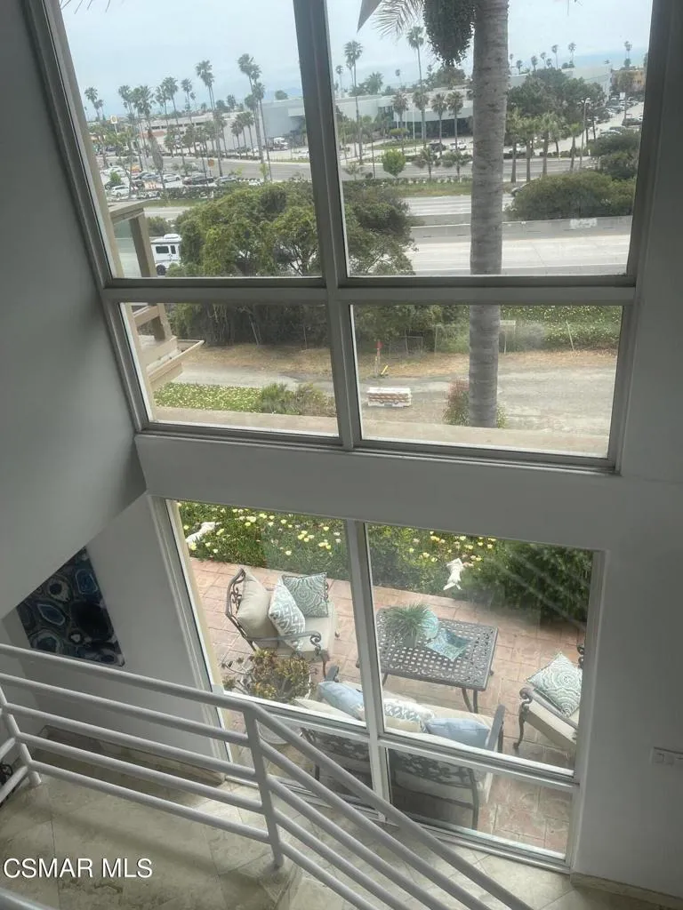 Ventura, California 93001, United States, 3 Bedrooms Bedrooms, ,3 BathroomsBathrooms,Residential,Active,57274