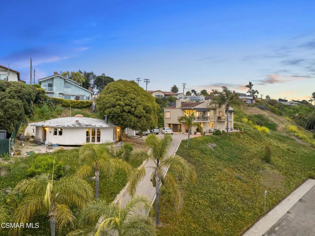 Ventura, California 93001, United States, 3 Bedrooms Bedrooms, ,3 BathroomsBathrooms,Residential,Active,57274