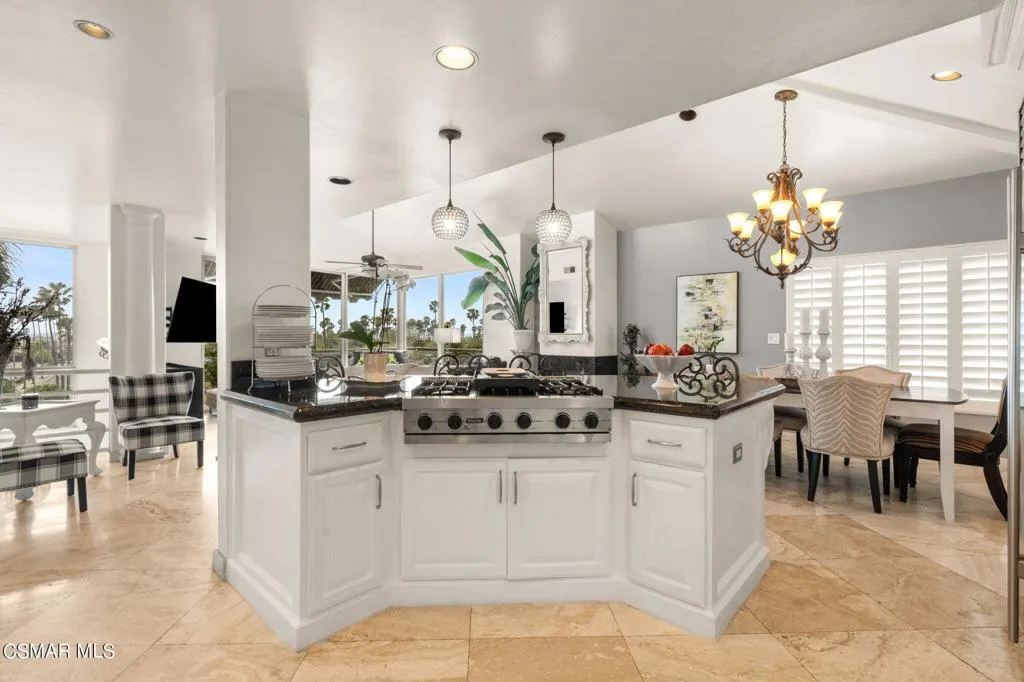 Ventura, California 93001, United States, 3 Bedrooms Bedrooms, ,3 BathroomsBathrooms,Residential,Active,57274