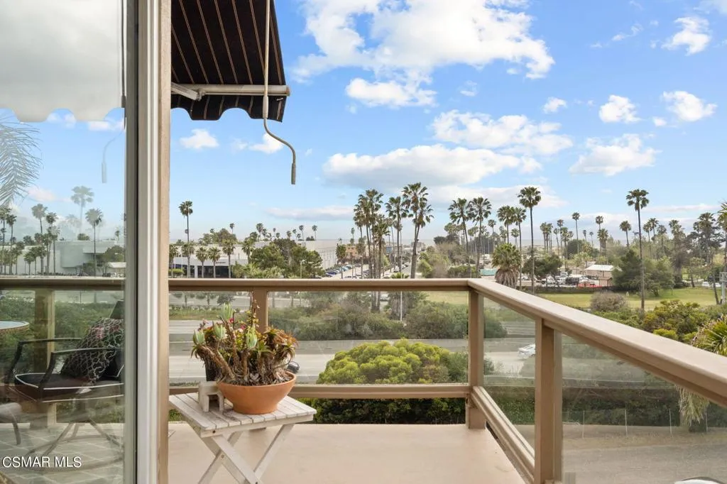 Ventura, California 93001, United States, 3 Bedrooms Bedrooms, ,3 BathroomsBathrooms,Residential,Active,57274