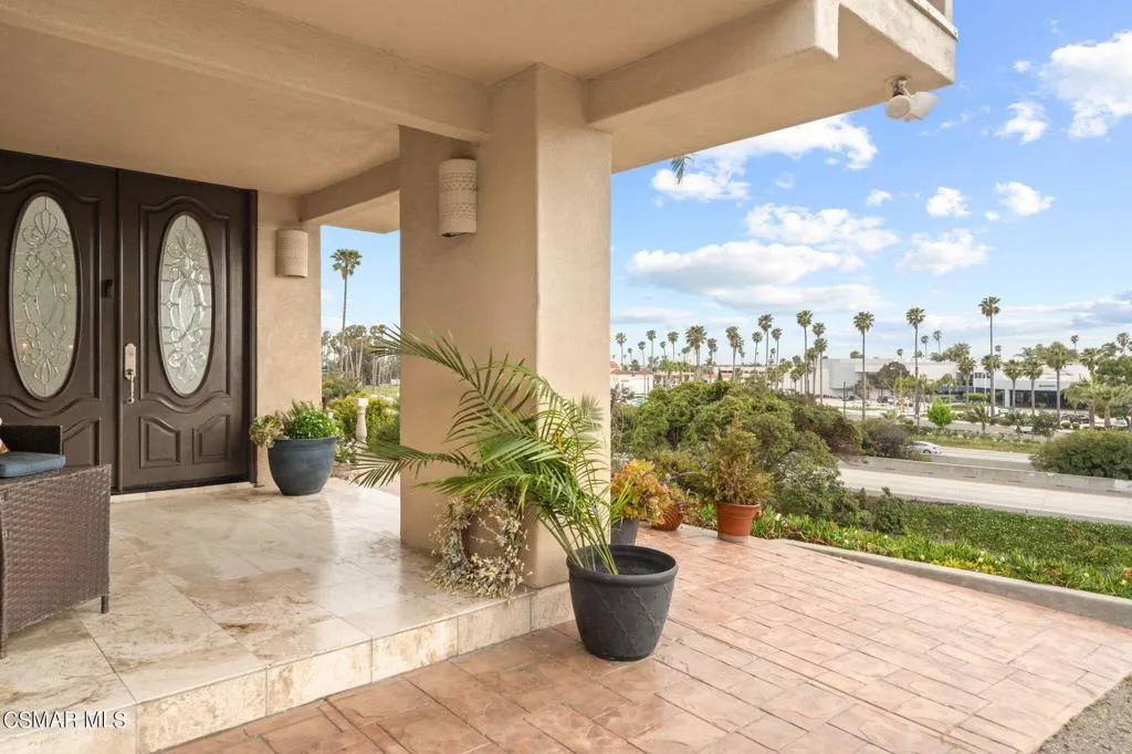 Ventura, California 93001, United States, 3 Bedrooms Bedrooms, ,3 BathroomsBathrooms,Residential,Active,57274