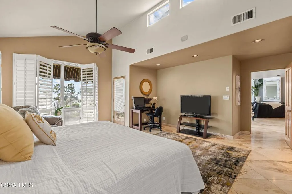 Ventura, California 93001, United States, 3 Bedrooms Bedrooms, ,3 BathroomsBathrooms,Residential,Active,57274